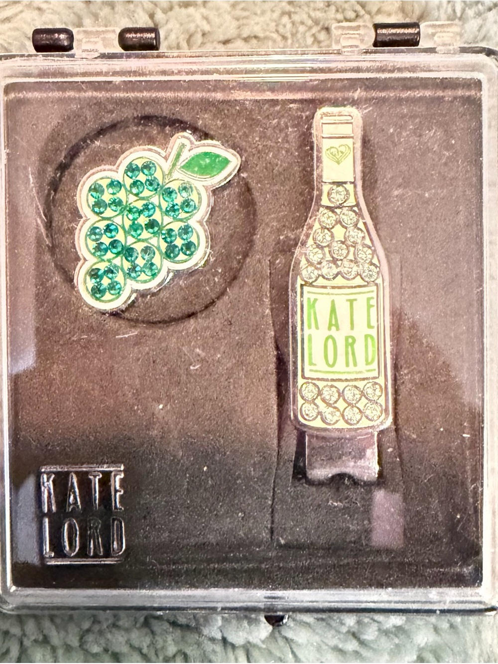 Kate Lord Crystal Wine Bottle & Grapes Golf Hat Clip Ball Marker Set
